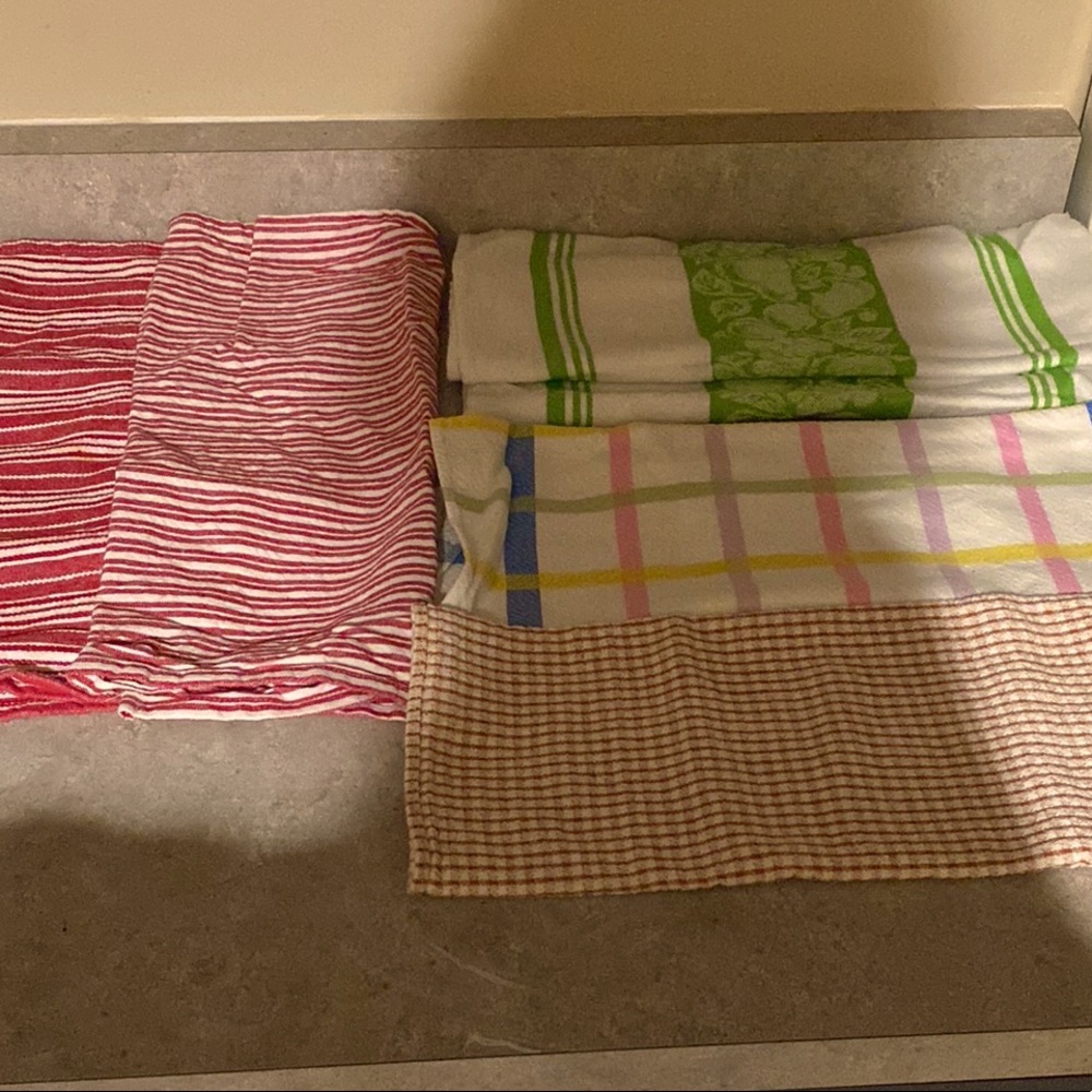 6 Kitchen Towels. Brand new!
